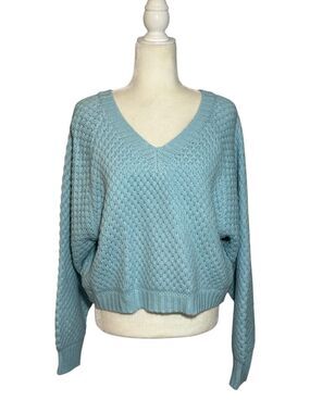 Better Be light blue chunky knit cropped v-neck sweater - L